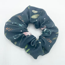 Load image into Gallery viewer, Florie Scrunchie
