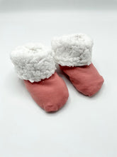 Load image into Gallery viewer, Plain Pink Winter Booties

