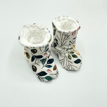 Load image into Gallery viewer, Vintage Leaves Winter Booties

