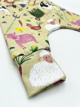 Load image into Gallery viewer, On the Farm Harem Leggings
