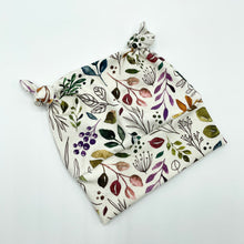 Load image into Gallery viewer, Vintage Leaves Double Knot Hat
